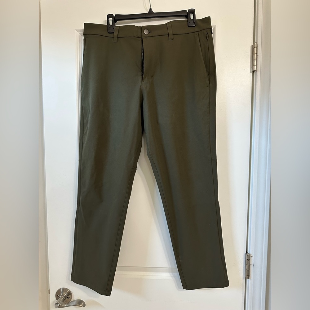 Lululemon athletica Men's Khaki Chinos